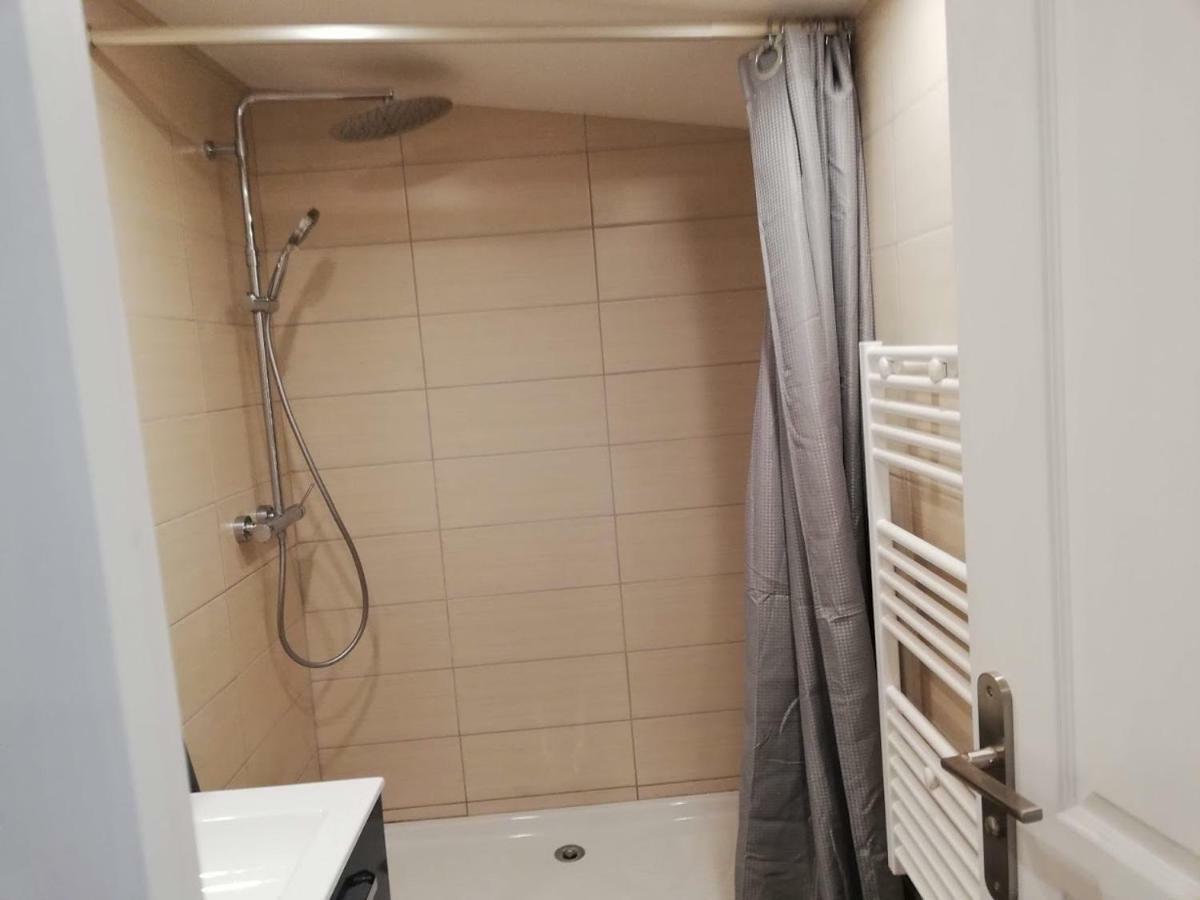 Maison Duplex & Appartement Sur Cour La Ferte-Gaucher Luaran gambar
